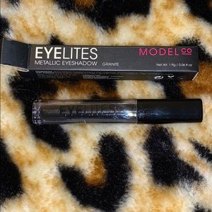 🆕 Model Co Eyelites Metallic Eyeshadow in Granite